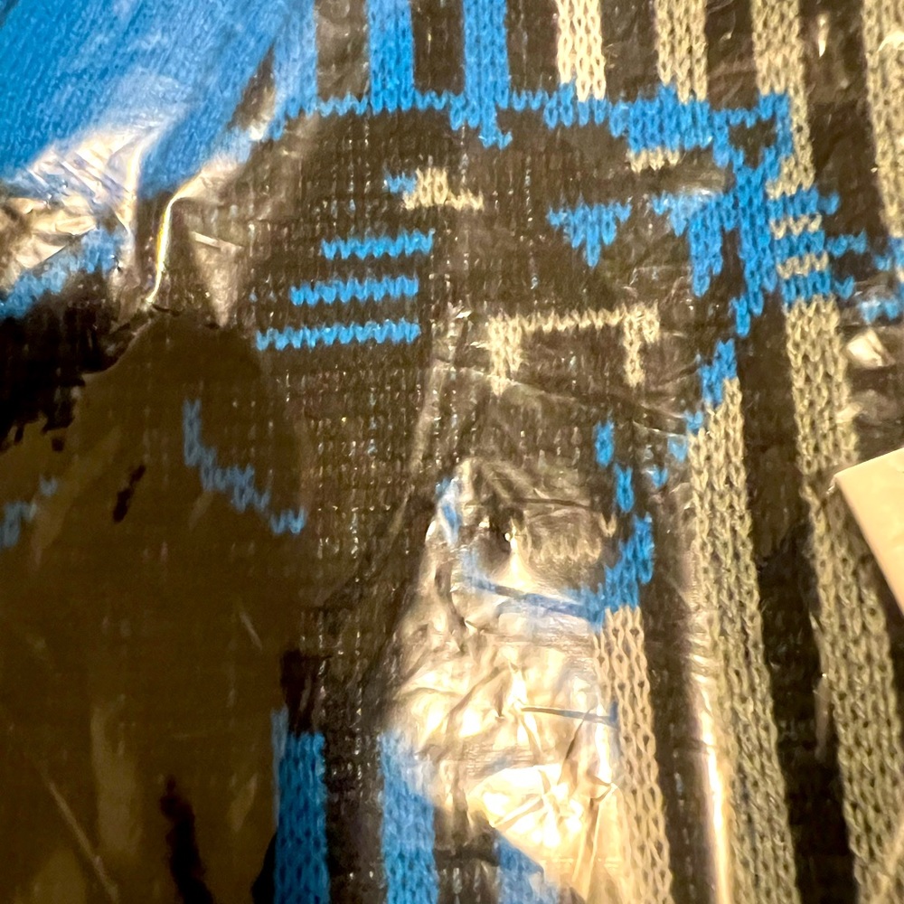 NEW IN PACKAGE!! Carolina Panthers Scarf 🧣and Gloves.